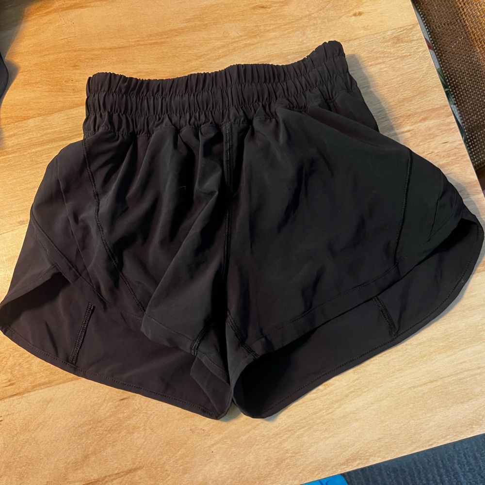 Lululemon tracker short 4”